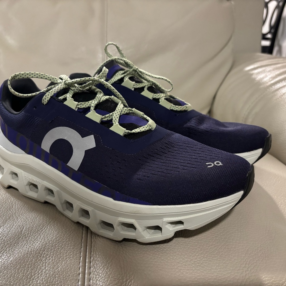 ON Running Cloudmonster purple and blue Sneakers with White Soles